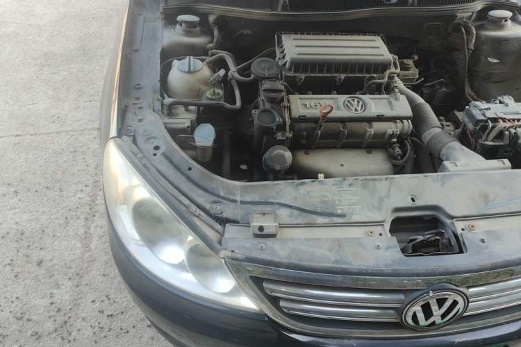 Used Volkswagen Lavida 2011 1.6L Manual Joy Version Engine Bay Right