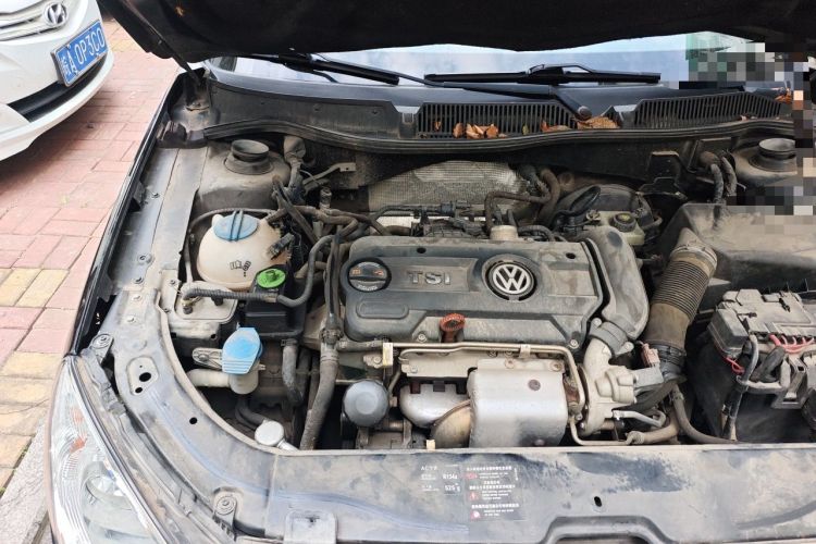 Used Volkswagen Lavida 2011 1.4 TSI Manual Prestige Edition Engine Bay Right