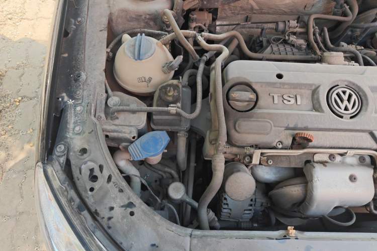Used Volkswagen Lavida 2011 1.4 TSI DSG Prestige Edition Engine Bay Right