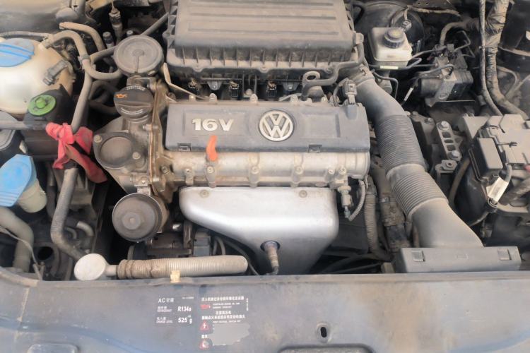 Used Volkswagen Lavida 2011 1.6L Automatic PinYou Edition Engine Bay