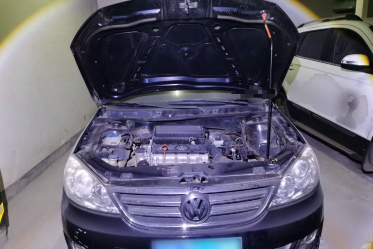 Used Volkswagen Lavida 2011 1.6L Automatic Premium Edition Engine Bay