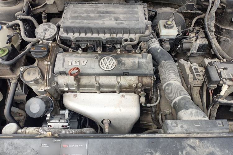 Used Volkswagen Lavida 2011 1.6L Automatic Premium Edition Engine Bay