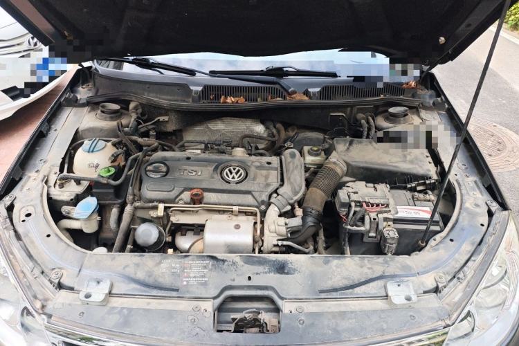 Used Volkswagen Lavida 2011 1.4 TSI Manual Prestige Edition Engine Bay