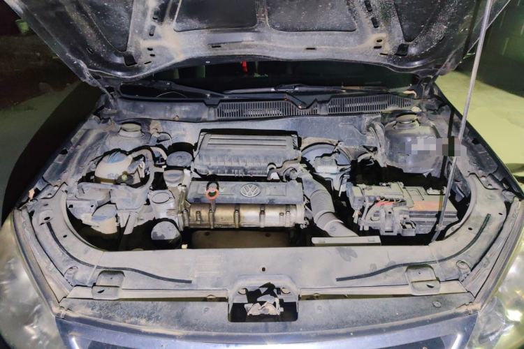 Used Volkswagen Lavida 2011 1.6L Manual Joy Version Engine Bay