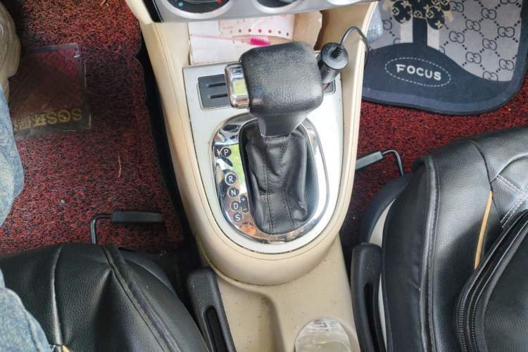 Used Volkswagen Lavida 2011 1.6L Automatic PinYou Edition Gear Lever
