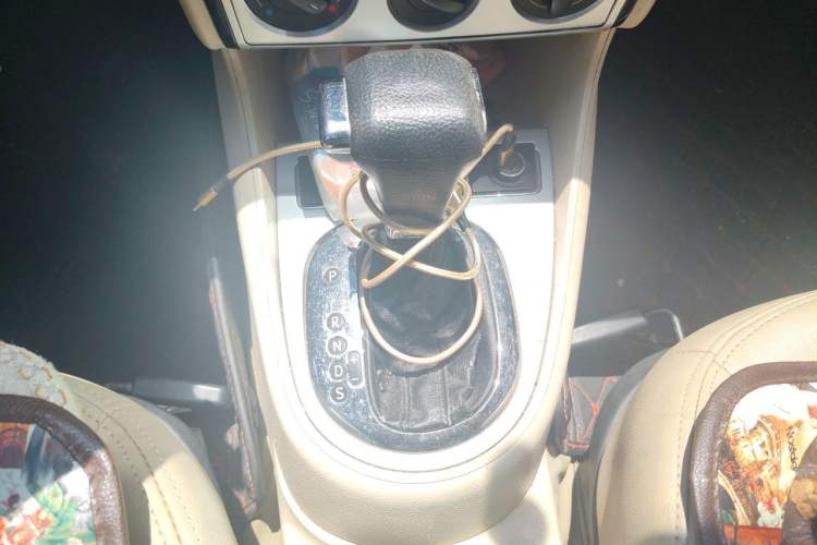 Used Volkswagen Lavida 2011 1.6L Automatic PinYou Edition Gear Lever