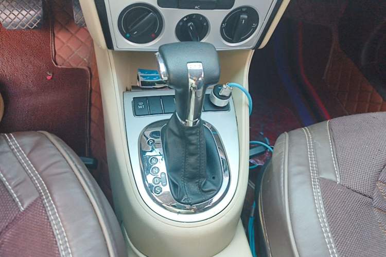 Used Volkswagen Lavida 2011 1.4 TSI DSG Prestige Edition Gear Lever
