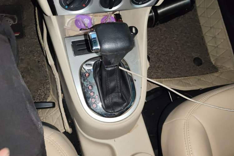 Used Volkswagen Lavida 2011 1.6L Automatic PinYou Edition Gear Lever