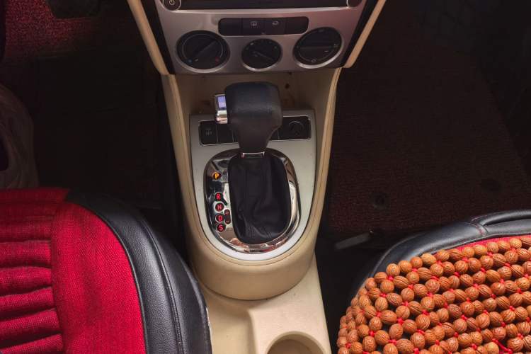 Used Volkswagen Lavida 2011 1.6L Automatic Premium Edition Gear Lever