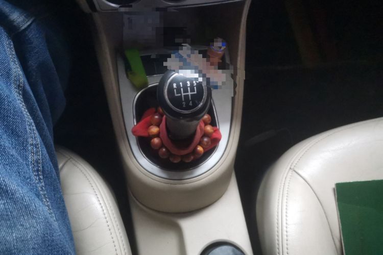 Used Volkswagen Lavida 2011 1.6L Manual - Premium Edition Gear Lever