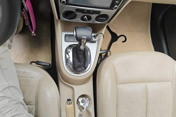 Used Volkswagen Lavida 2011 1.4 TSI DSG Prestige Edition Gear Lever
