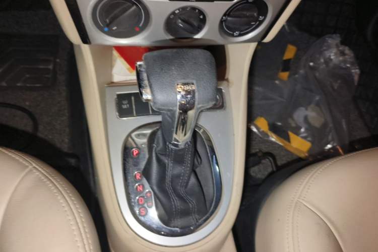 Used Volkswagen Lavida 2011 1.4 TSI DSG Prestige Edition Gear Lever