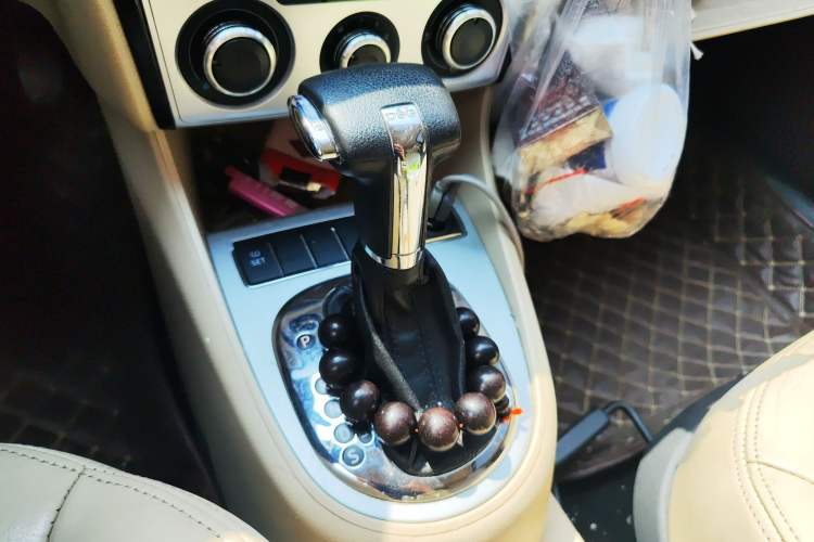 Used Volkswagen Lavida 2011 1.4 TSI DSG Prestige Edition Gear Lever