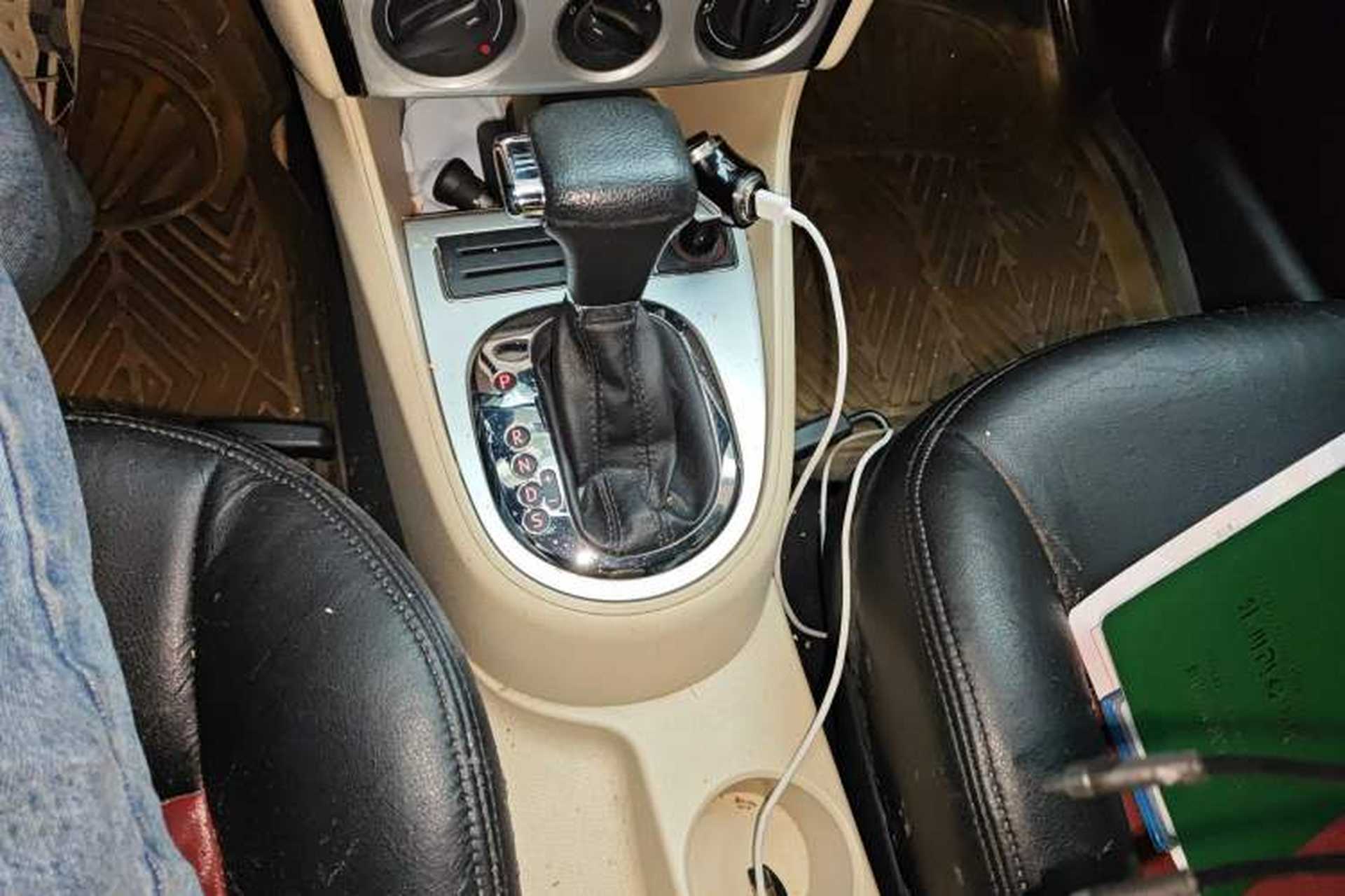 Used Volkswagen Lavida 2011 1.6L Automatic PinYou Edition Gear Lever