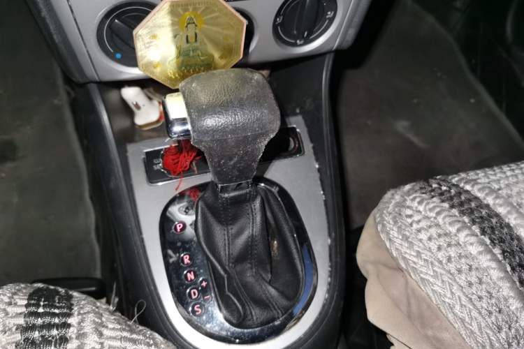 Used Volkswagen Lavida 2011 1.6L Automatic Premium Edition Gear Lever