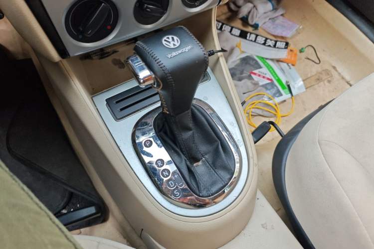 Used Volkswagen Lavida 2011 2.0L Automatic Premium Edition Gear Lever