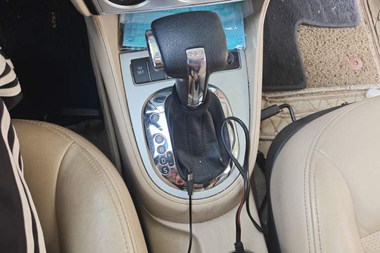 Used Volkswagen Lavida 2011 1.4 TSI DSG Prestige Edition Gear Lever