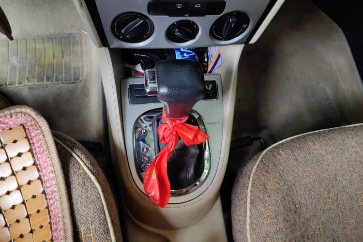 Used Volkswagen Lavida 2011 1.6L Automatic PinYou Edition Gear Lever