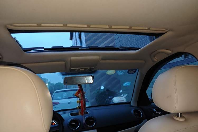 Used Volkswagen Lavida 2011 1.6L Manual - Premium Edition Headliner