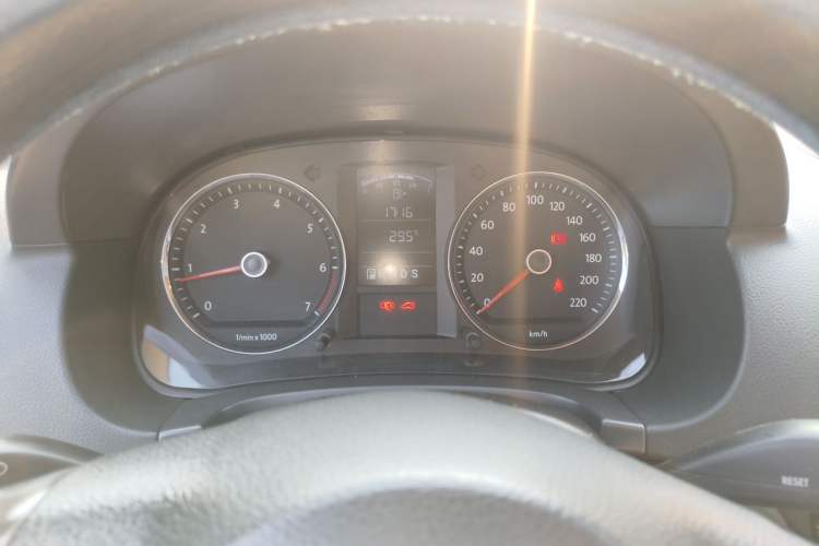 Used Volkswagen Lavida 2011 1.6L Automatic Premium Edition Instrument Cluster