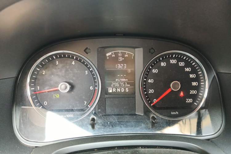Used Volkswagen Lavida 2011 1.6L Automatic Premium Edition Instrument Cluster