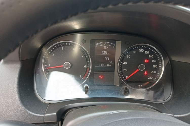 Used Volkswagen Lavida 2011 1.6L Manual - Premium Edition Instrument Cluster
