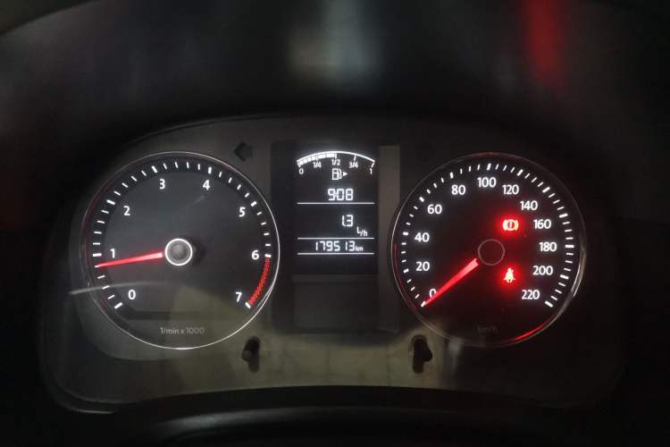 Used Volkswagen Lavida 2011 1.6L Manual - Premium Edition Instrument Cluster