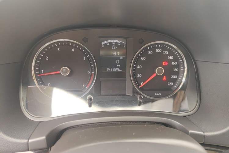 Used Volkswagen Lavida 2011 1.6L Manual - Premium Edition Instrument Cluster