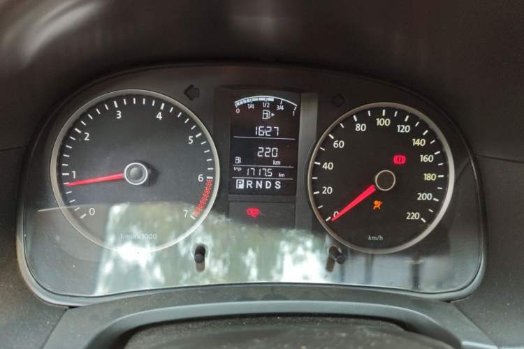 Used Volkswagen Lavida 2011 2.0L Automatic Premium Edition Instrument Cluster