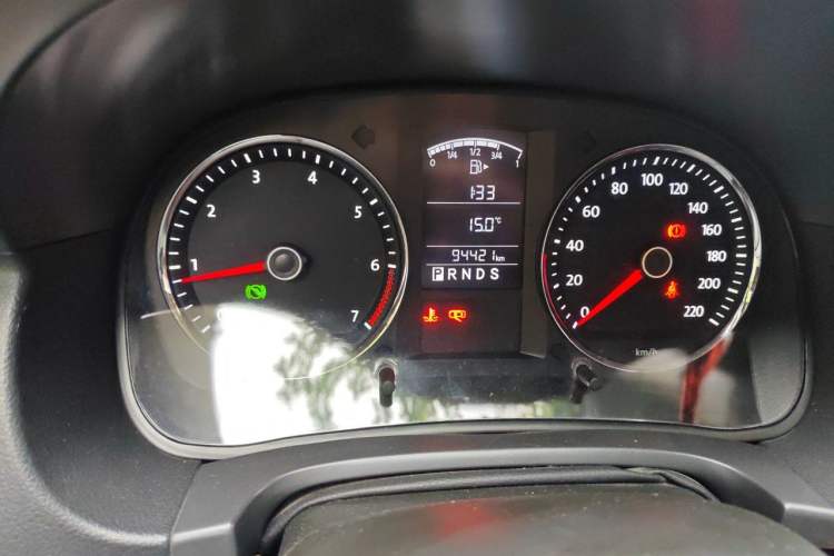 Used Volkswagen Lavida 2011 1.6L Automatic Premium Edition Instrument Cluster
