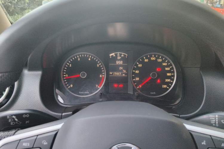 Used Volkswagen Lavida 2011 1.6L Manual Joy Version Instrument Cluster
