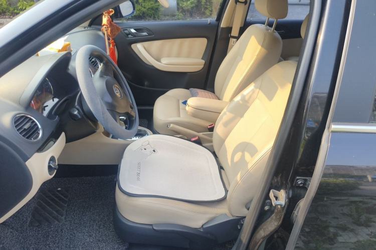 Used Volkswagen Lavida 2011 1.6L Automatic Premium Edition Left Front Seat