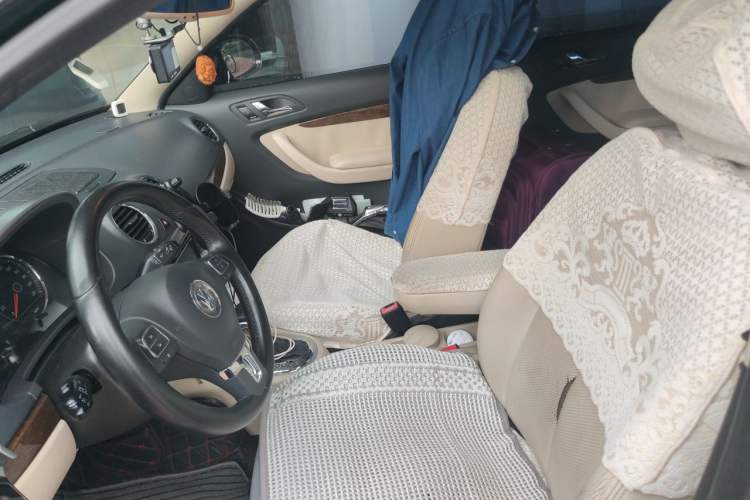 Used Volkswagen Lavida 2011 1.6L Automatic Pinxuan Edition Left Front Seat