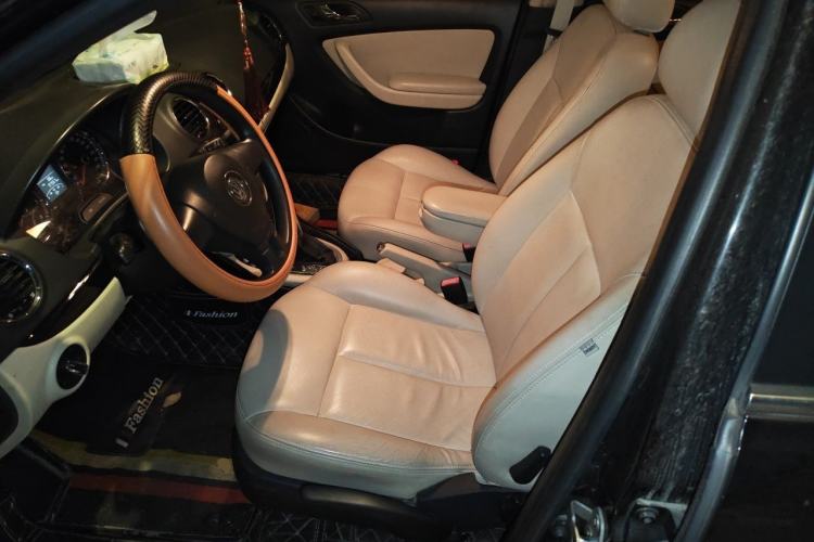 Used Volkswagen Lavida 2011 1.4 TSI DSG Prestige Edition Left Front Seat