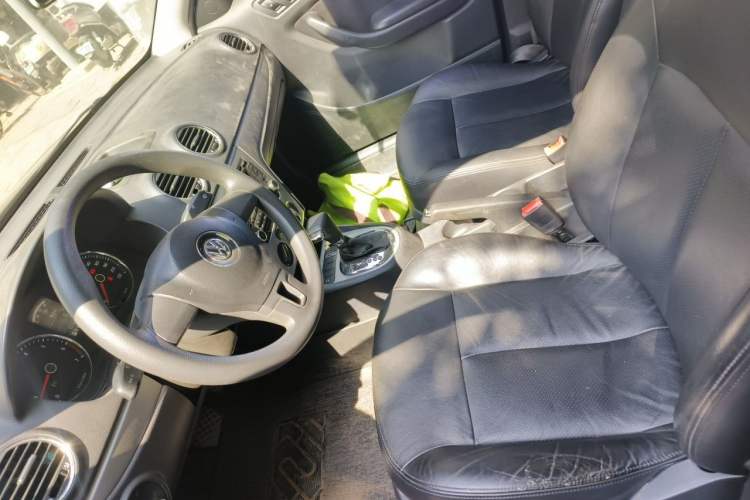 Used Volkswagen Lavida 2011 1.6L Automatic Premium Edition Left Front Seat