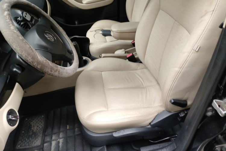 Used Volkswagen Lavida 2011 1.6L Manual - Premium Edition Left Front Seat