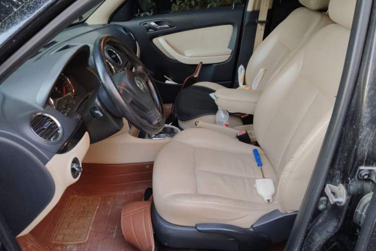 Used Volkswagen Lavida 2011 1.6L Automatic Premium Edition Left Front Seat