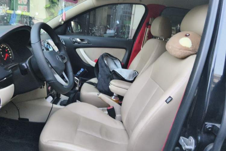 Used Volkswagen Lavida 2011 1.6L Manual Joy Version Left Front Seat