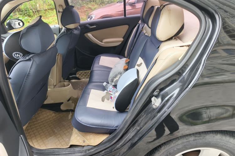 Used Volkswagen Lavida 2011 1.6L Automatic Premium Edition Left Rear Seat