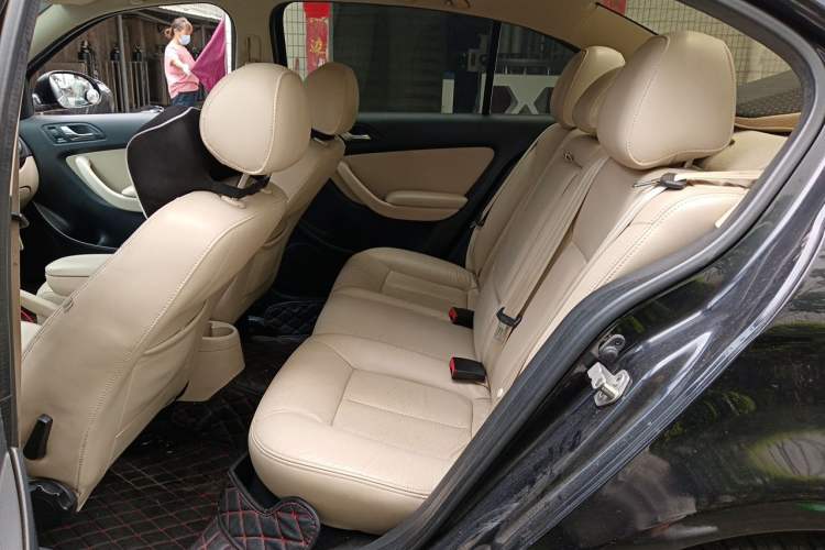 Used Volkswagen Lavida 2011 1.6L Manual - Premium Edition Left Rear Seat