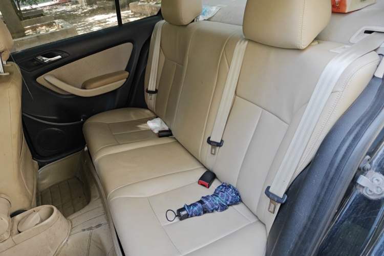 Used Volkswagen Lavida 2011 1.6L Automatic PinYou Edition Left Rear Seat