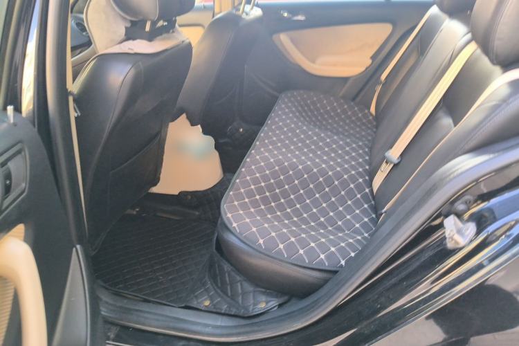 Used Volkswagen Lavida 2011 1.6L Automatic PinYou Edition Left Rear Seat