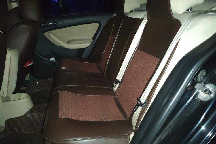 Used Volkswagen Lavida 2011 1.6L Automatic PinYou Edition Left Rear Seat