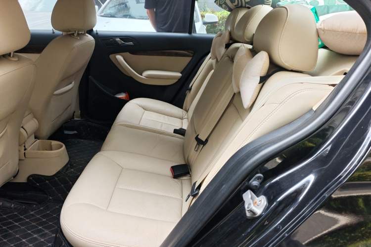 Used Volkswagen Lavida 2011 1.4 TSI Manual Prestige Edition Left Rear Seat