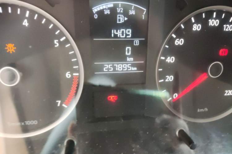 Used Volkswagen Lavida 2011 1.6L Manual Joy Version Odometer Close Up