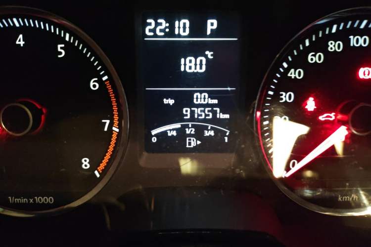 Used Volkswagen Lavida 2011 1.4 TSI DSG Prestige Edition Odometer Close Up