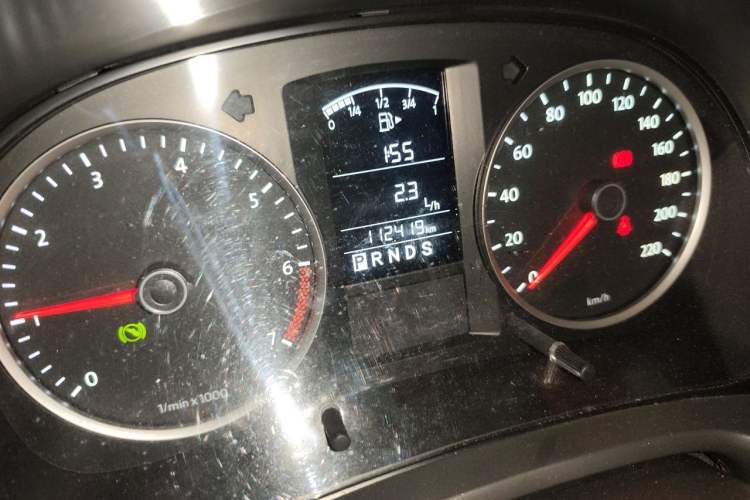 Used Volkswagen Lavida 2011 1.6L Automatic PinYou Edition Odometer Close Up