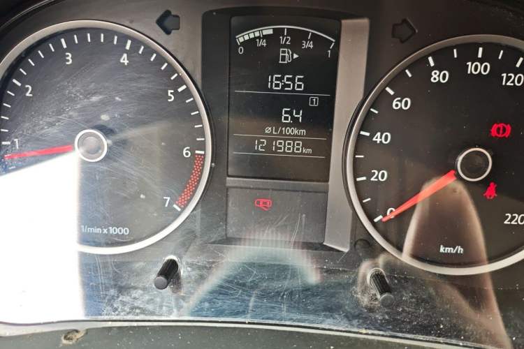 Used Volkswagen Lavida 2011 1.6L Manual Joy Version Odometer Close Up