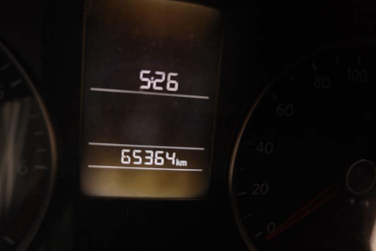 Used Volkswagen Lavida 2011 1.6L Manual Joy Version Odometer Close Up