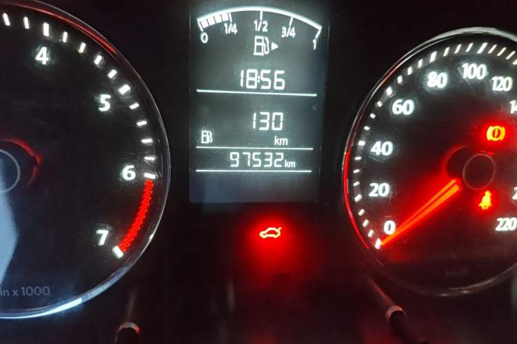 Used Volkswagen Lavida 2011 1.6L Manual - Premium Edition Odometer Close Up